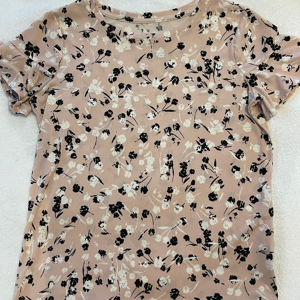 Light pink, ruffle sleeve, floral top